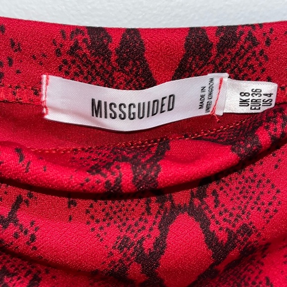 Red snake skin design skirt. - Picture 4 of 4